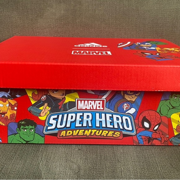 Adidas Junior Marvel Superman size 5 Sliders - Picture 2 of 2